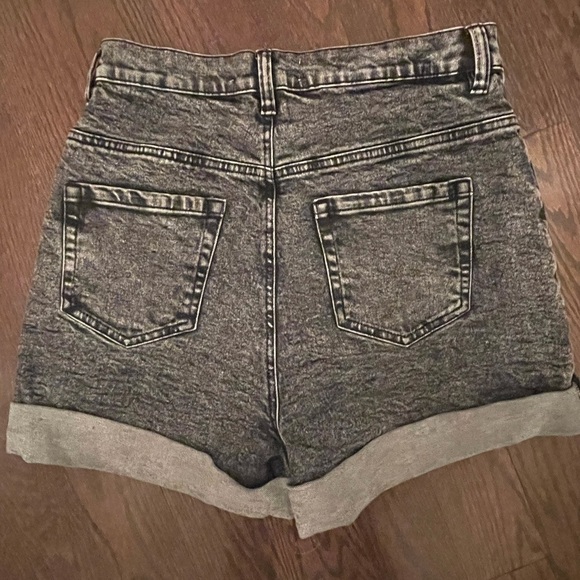 Denim Mom shorts - Picture 3 of 3